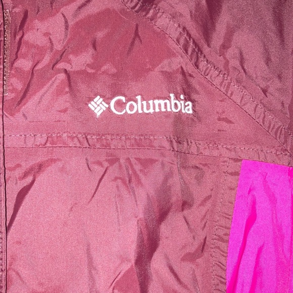 Columbia Women’s M deep pink rain jacket - Picture 2 of 4